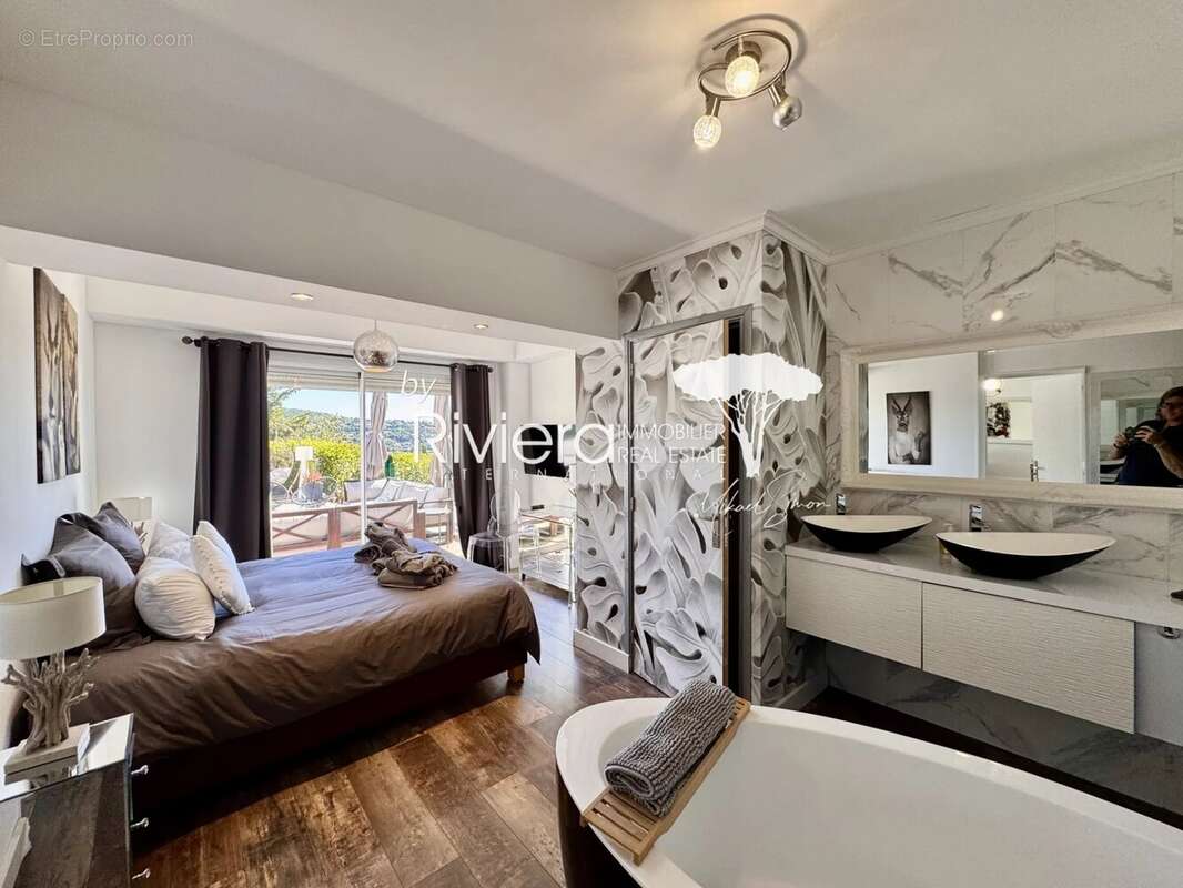 CAVALAIRE - Superbe villa contemporaine  - 5 chambres - bell - photo 18