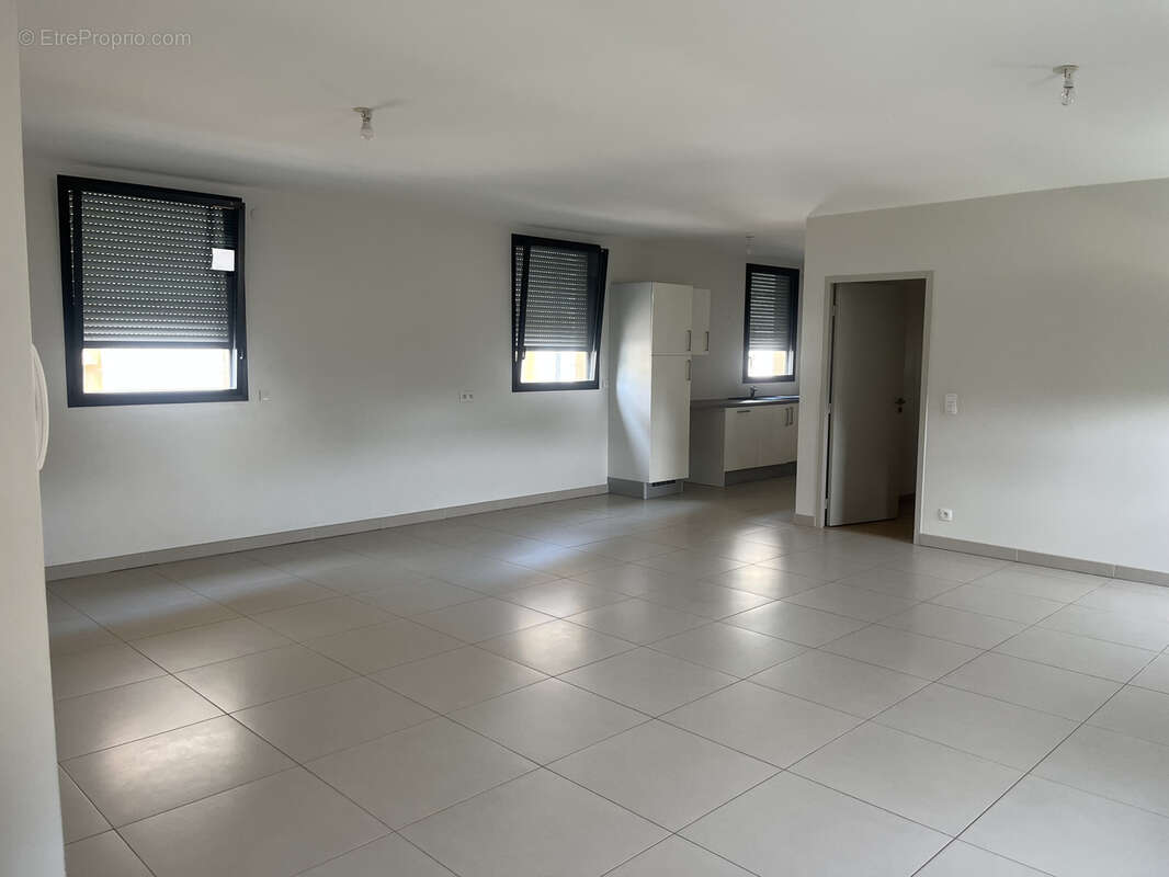 Commerce à CHATEL-SAINT-GERMAIN