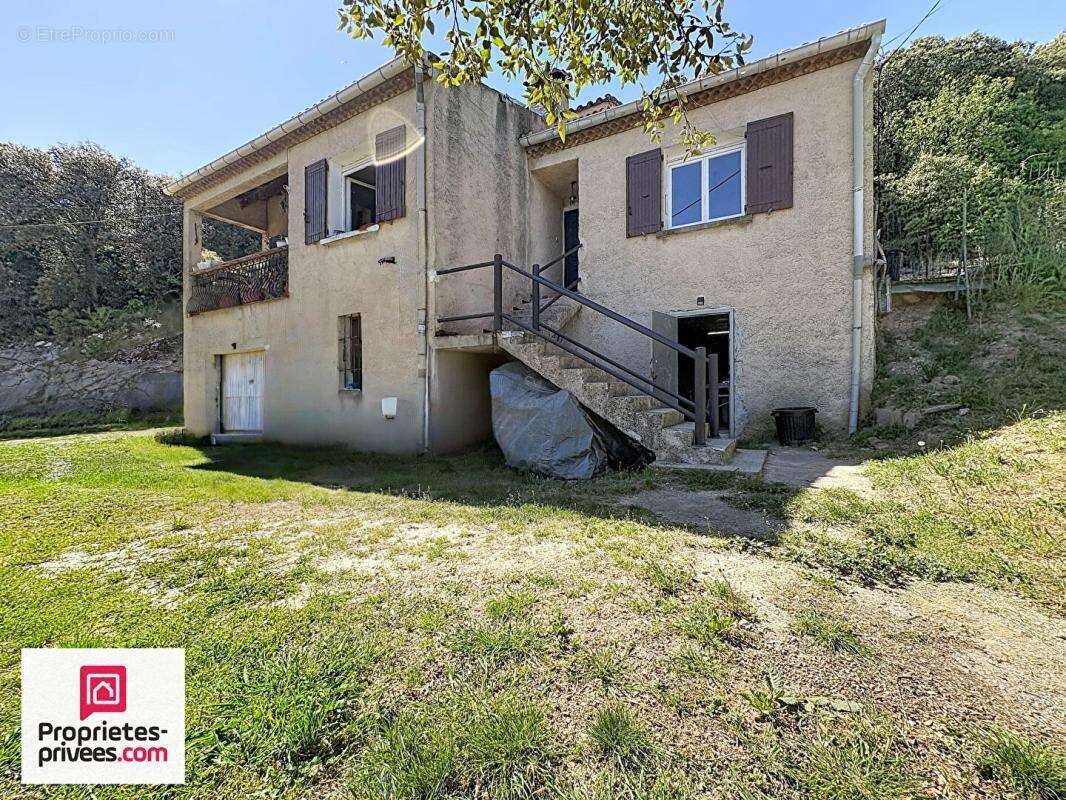 Villa avec grand garage sur 2360 m² de terrain divisible - photo 16