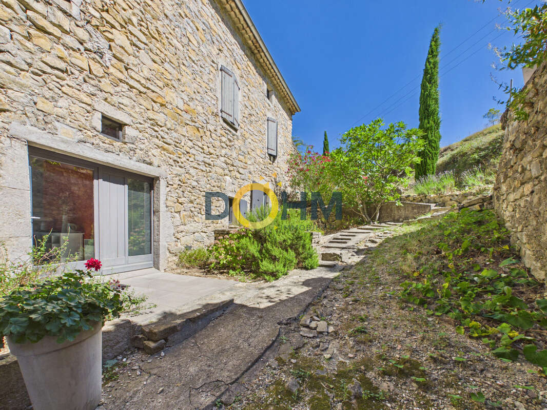 Propriété: 3 habitations + piscine - photo 14
