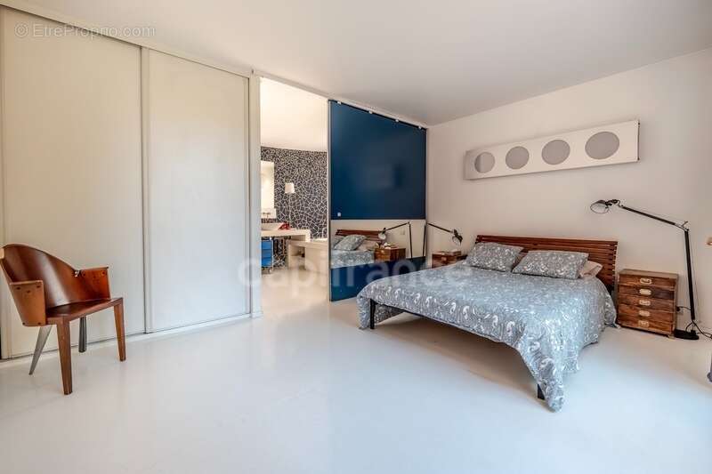 Maison à COURBEVOIE