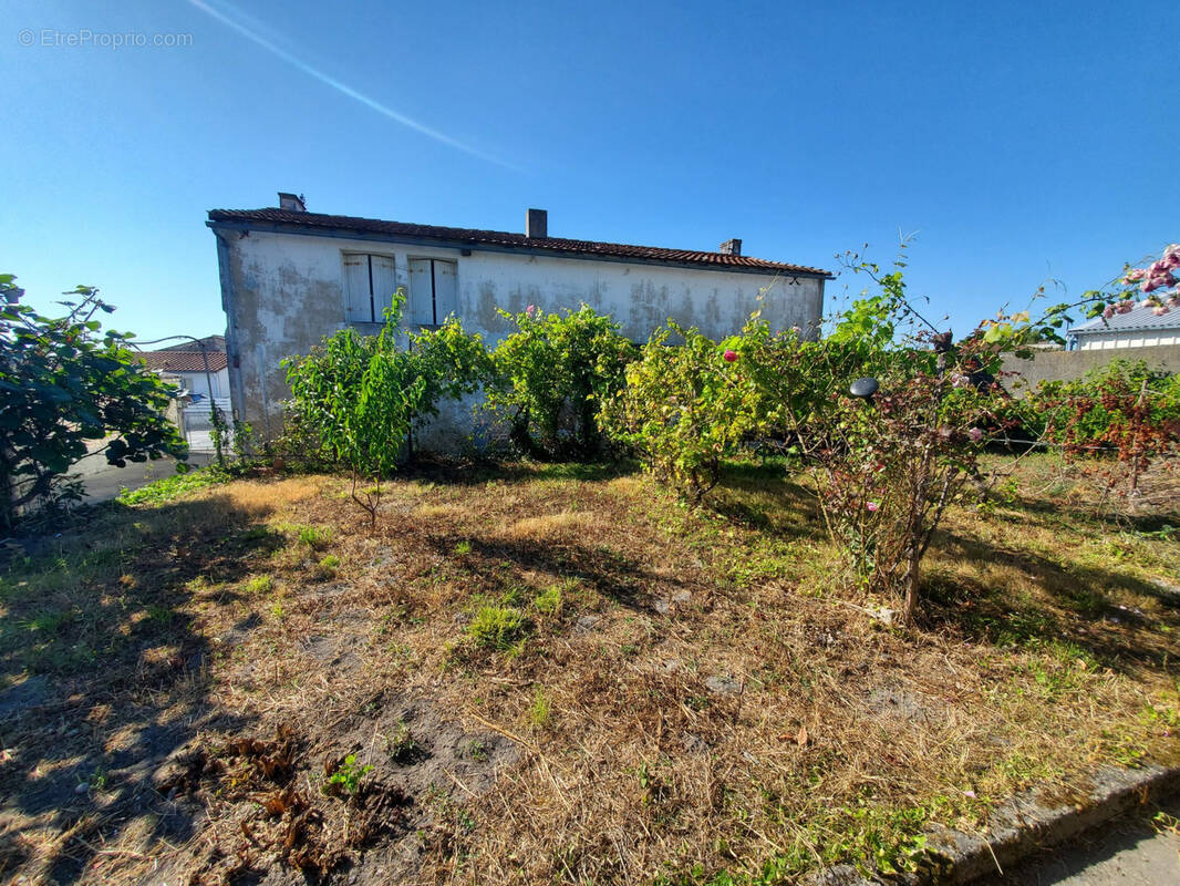 Maison à SEMUSSAC