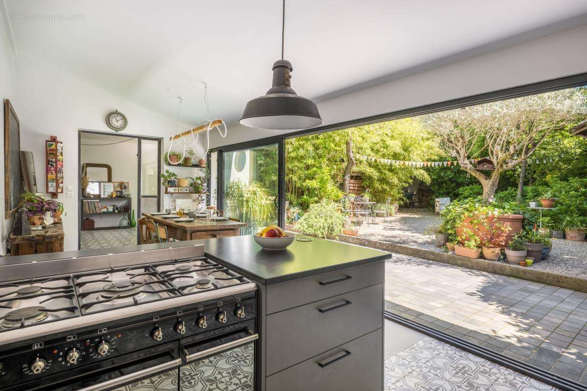 Magnifique maison rénovée avec dépendance au Coeur de Montchat - Coup de coeur assuré ! - photo 19