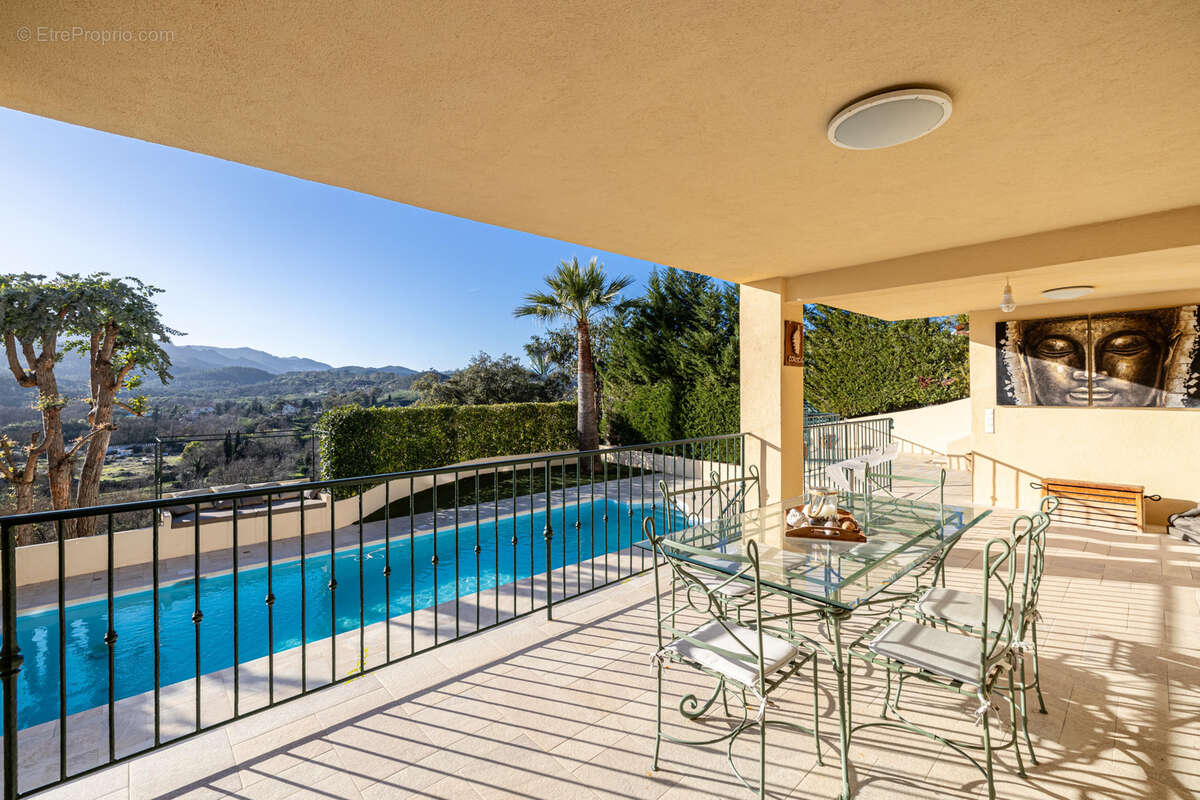 Maison à MANDELIEU-LA-NAPOULE