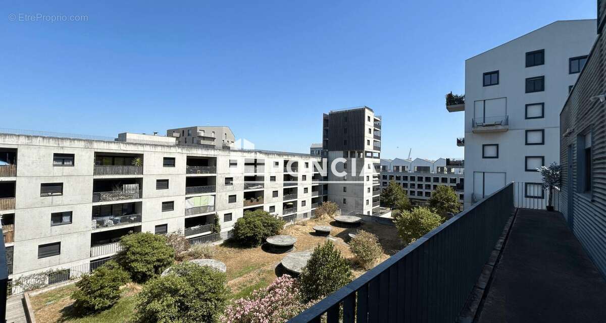 Bassin à flots - Etage élevé - T3 avec jardins d'hiver et parking - photo 18