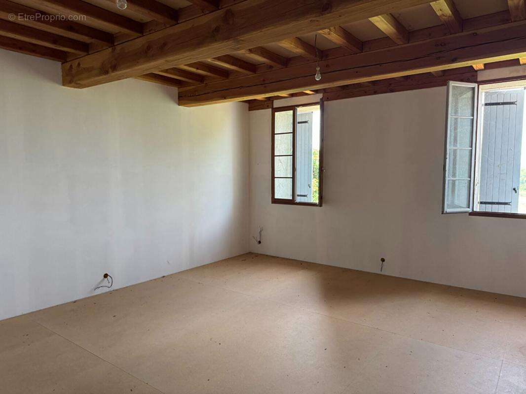 Maison à ESPIET