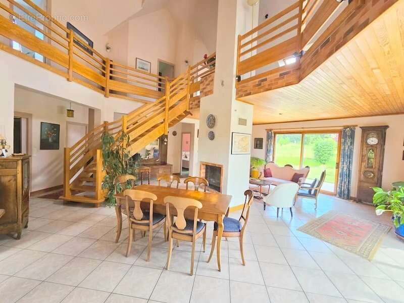 Maison à QUINTIN