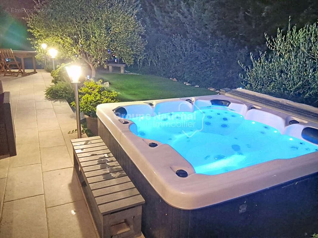 Maison à MONTSEGUR-SUR-LAUZON