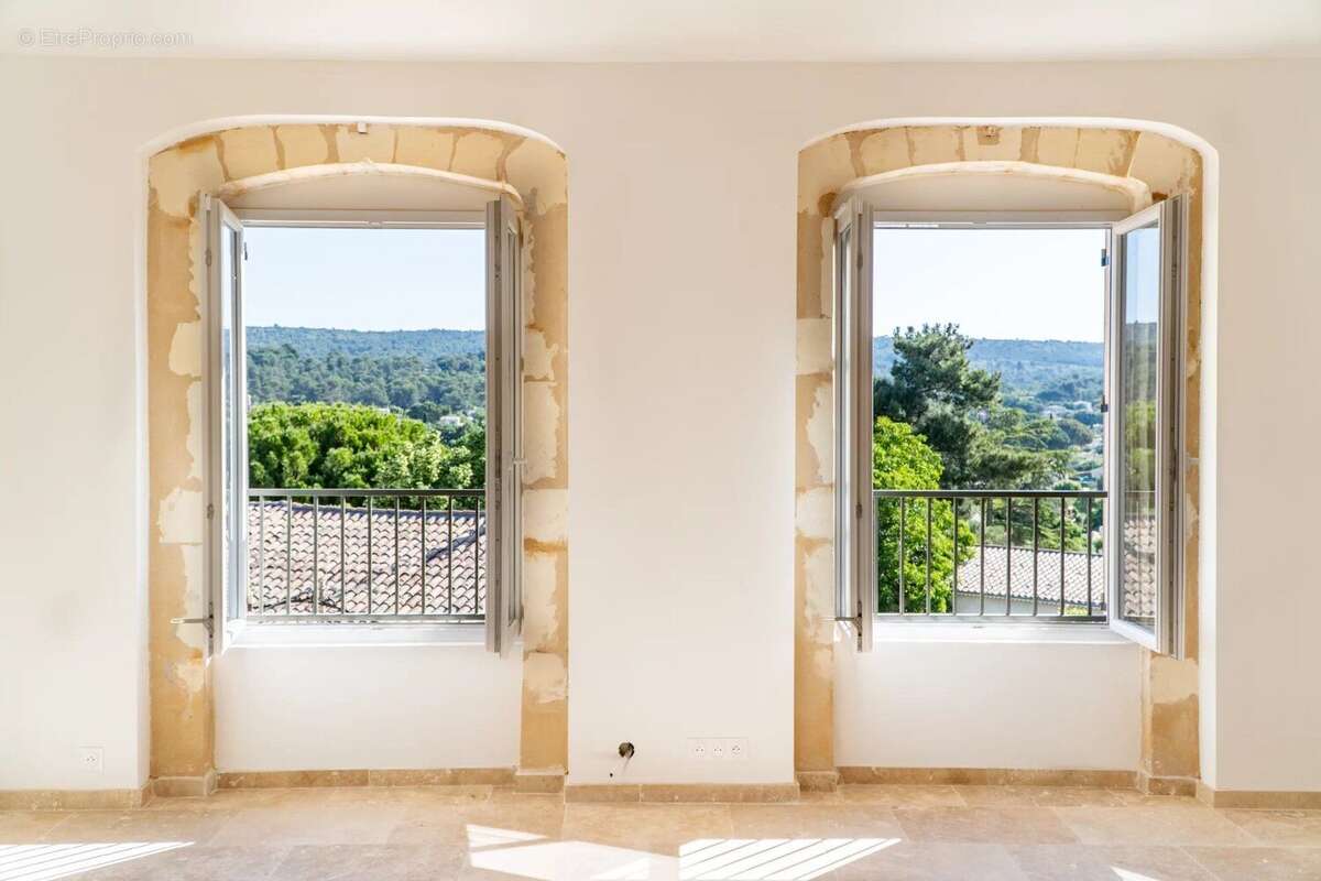 Appartement à POURRIERES