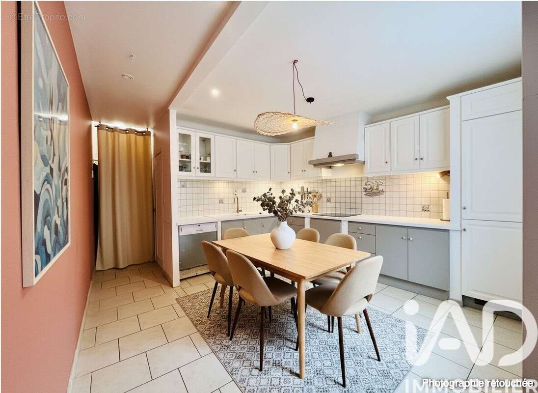 Maison 174 m² à Saint-Martin-D'ardeche  - photo 2