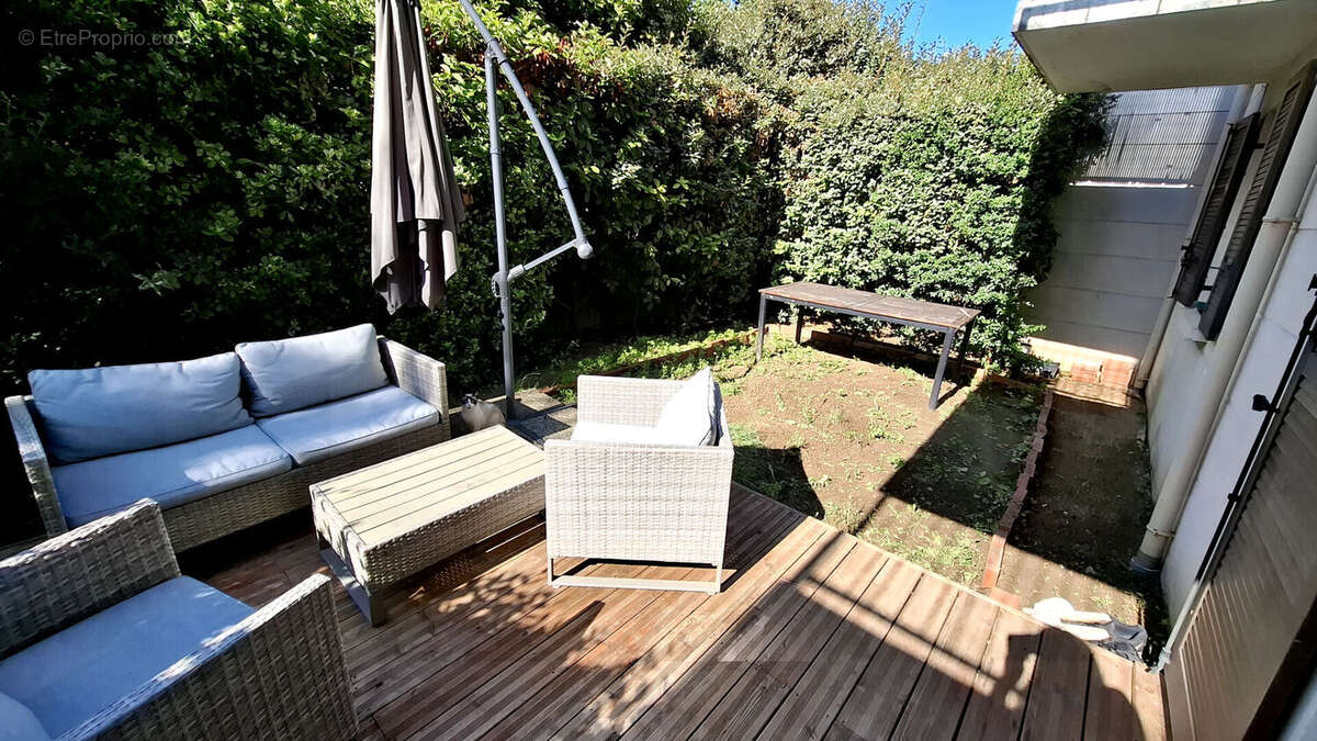 Appartement à SANTENY