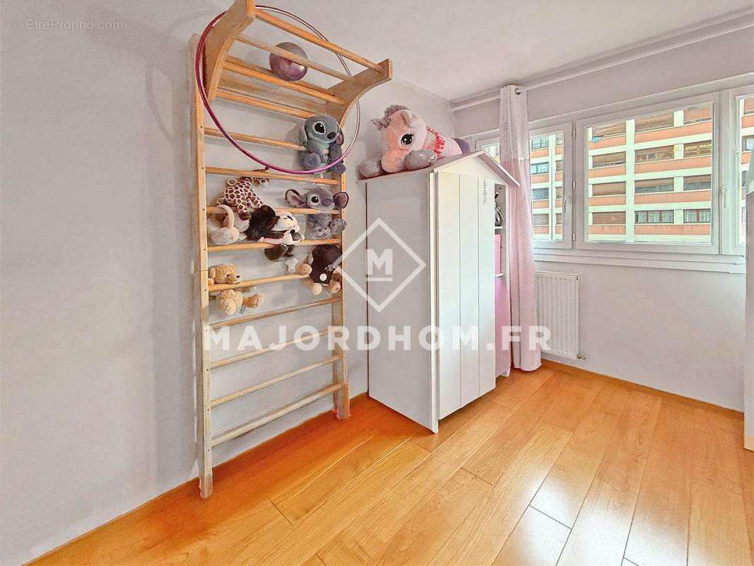 Appartement à MARSEILLE-2E