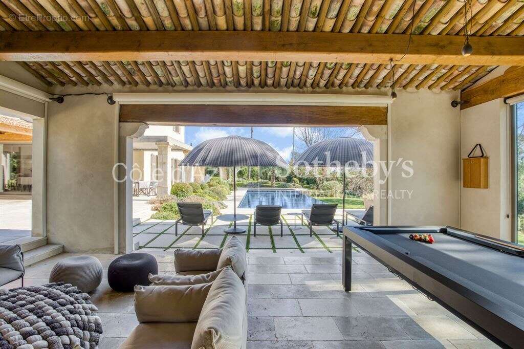 Maison à TOURRETTES