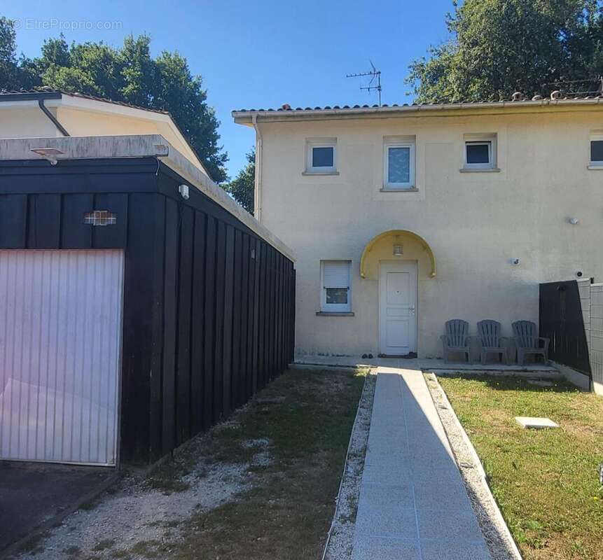 FACADE - Maison à MERIGNAC