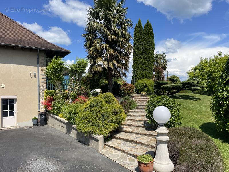 Maison à ARNAC-POMPADOUR