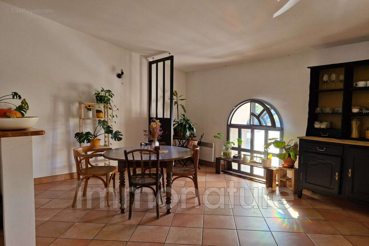 Appartement à LAROQUE