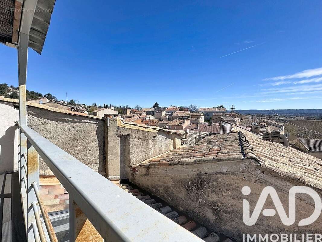 Maison 96 m² à Sainte-Tulle  - photo 2