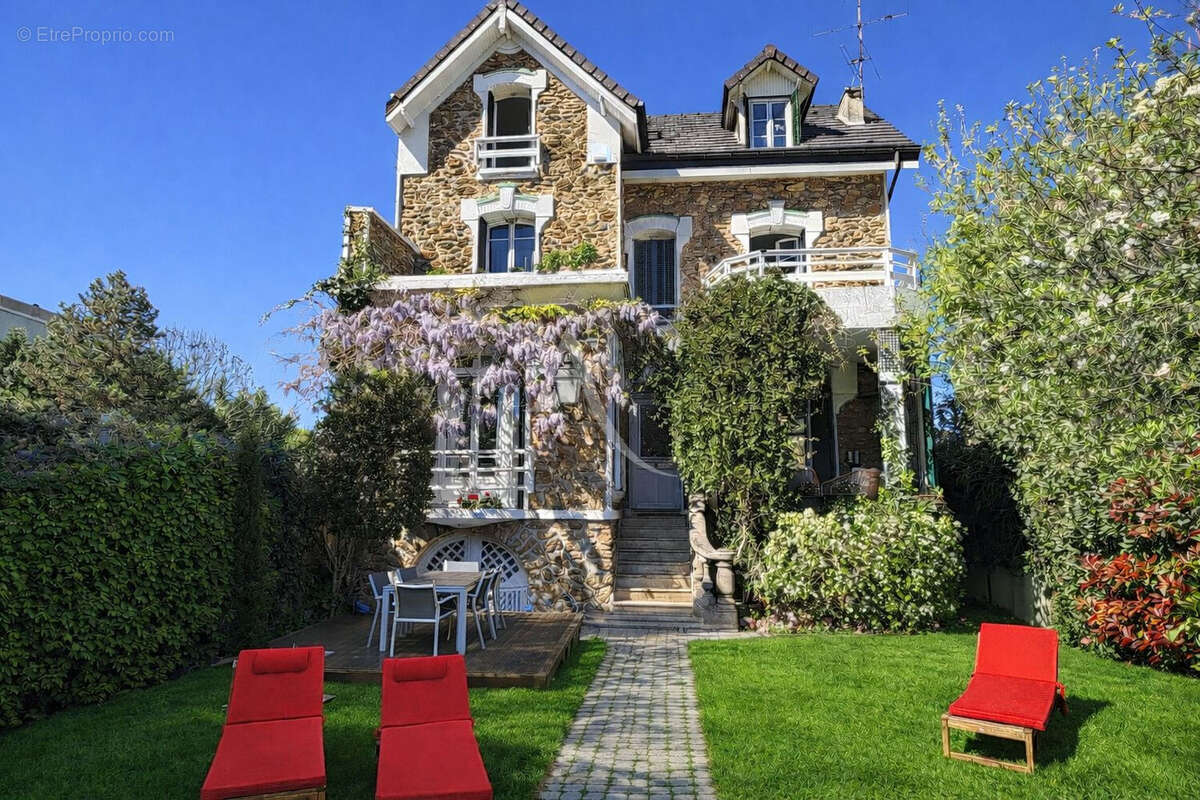 Maison à LE PERREUX-SUR-MARNE