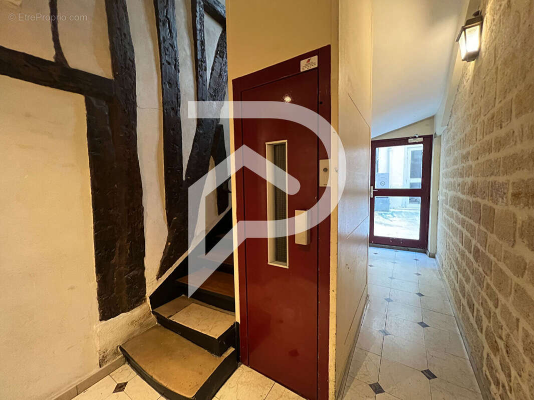 Appartement à PARIS-3E