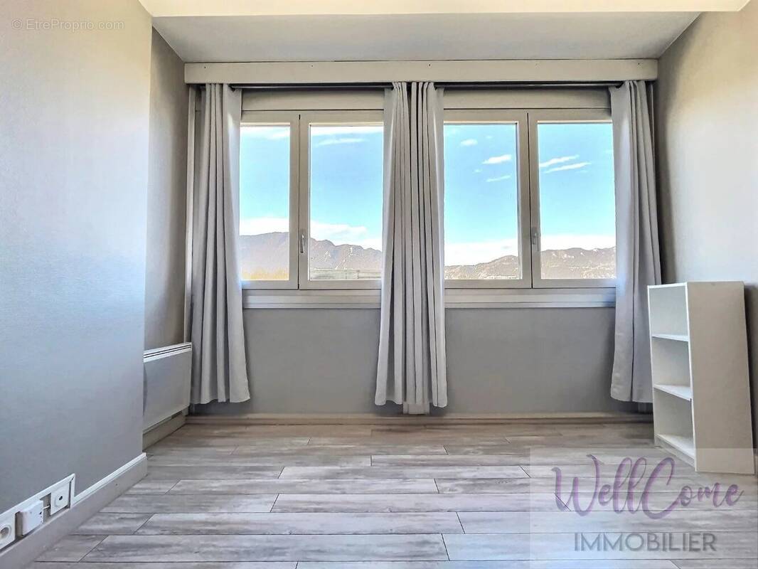 Commerce à AIX-LES-BAINS