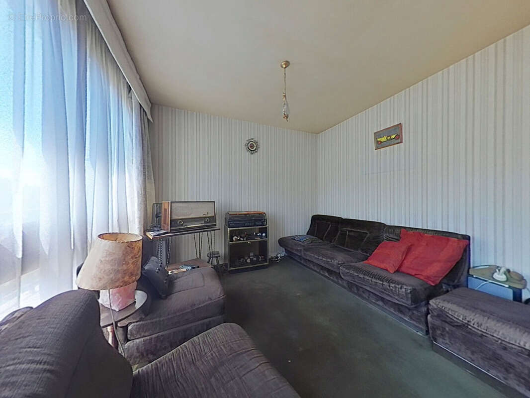 Appartement 3 /4  pièces au DERNIER ETAGE - photo 2