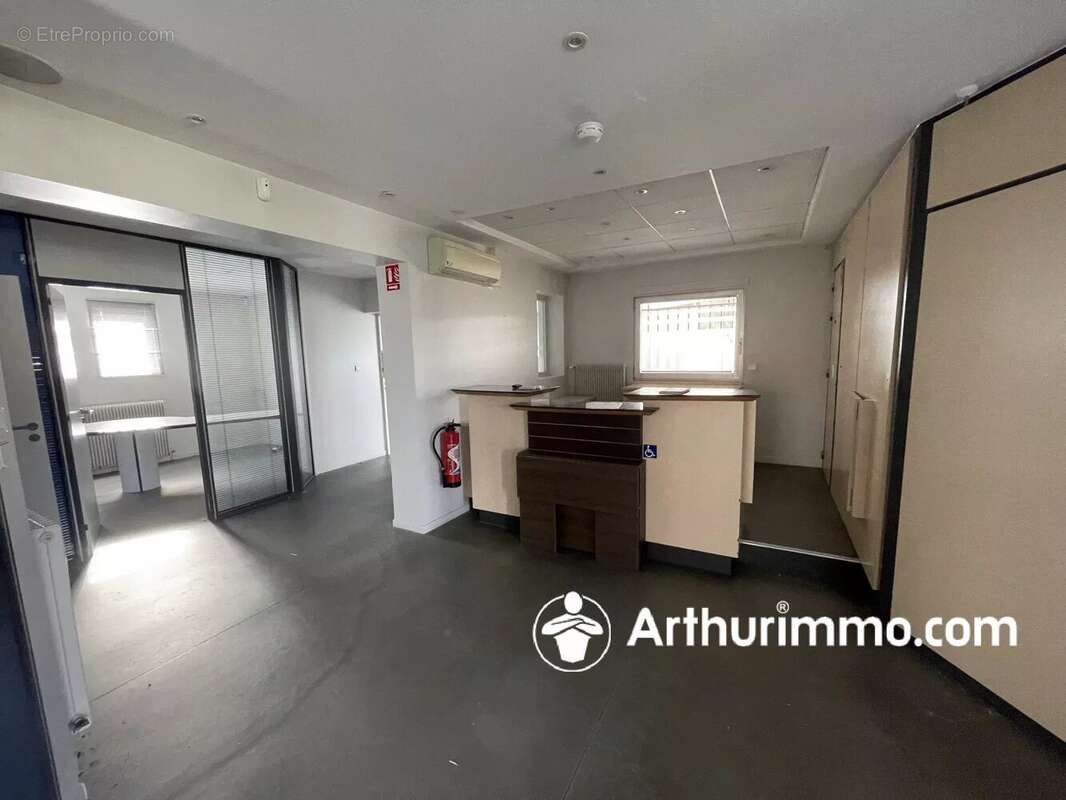 Commerce à TREVENANS