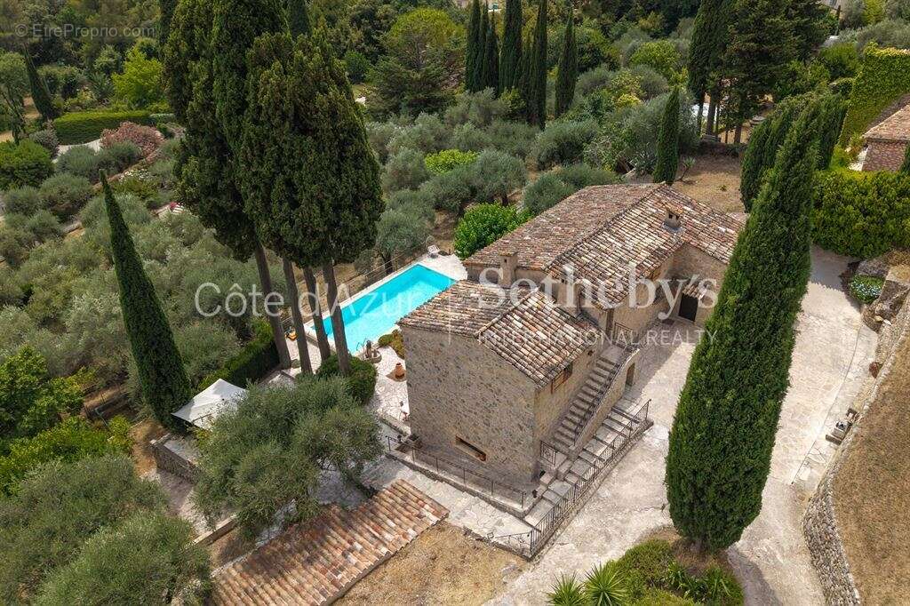 Spéracèdes, ancienne bergerie rénovée de 171 m² avec oliveraie, piscine et potentiel d'extension - photo 6