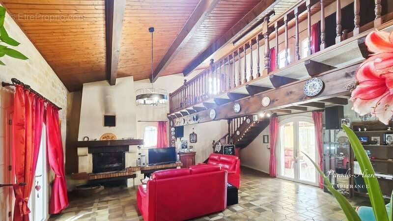 Maison à BLANQUEFORT