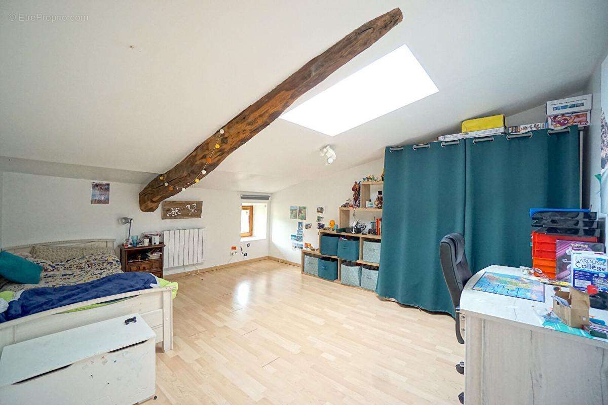 Maison à SOURCIEUX-LES-MINES