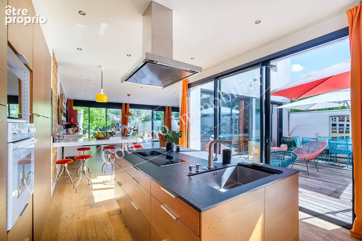 Chassieu Villa contemporaine 242m² hab+piscine+annexes - photo 5