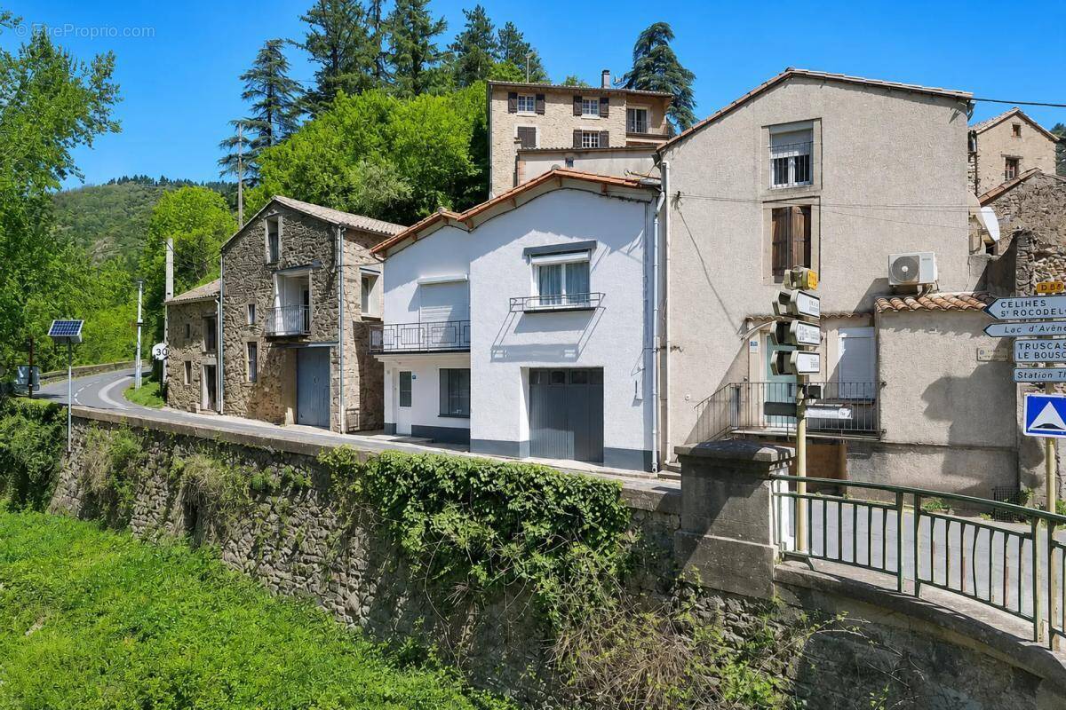 Maison à AVENE