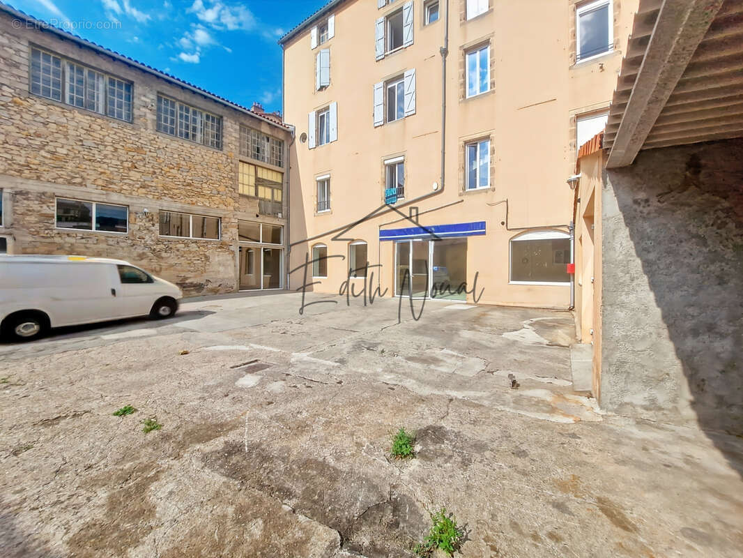 Local professionnel de 466 m2   Emplacement premium avec parkings privatifs - photo 8