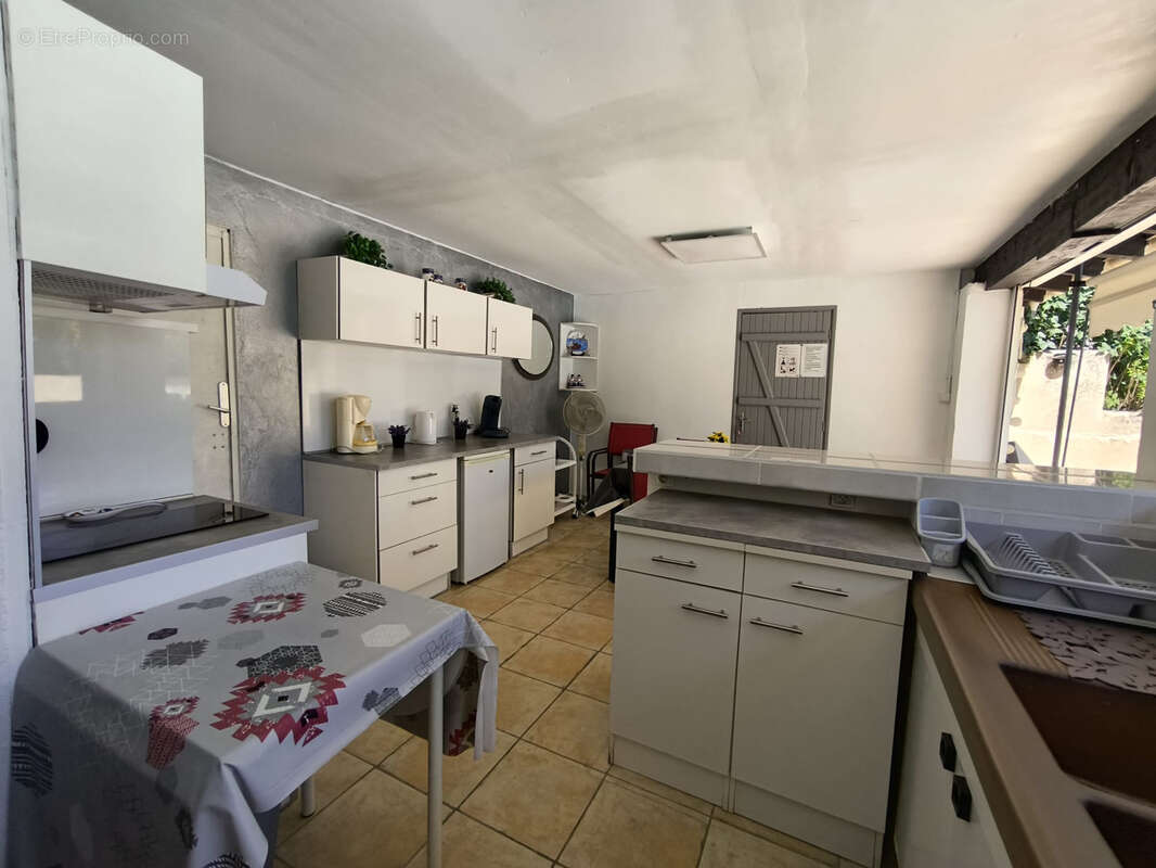 Maison à MONTBOUCHER-SUR-JABRON