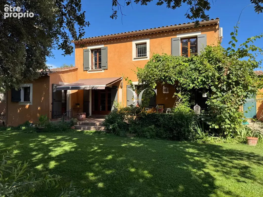 façade provençale