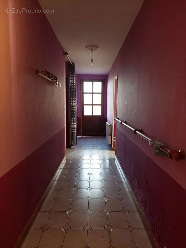 Maison à MONTBRUN-BOCAGE