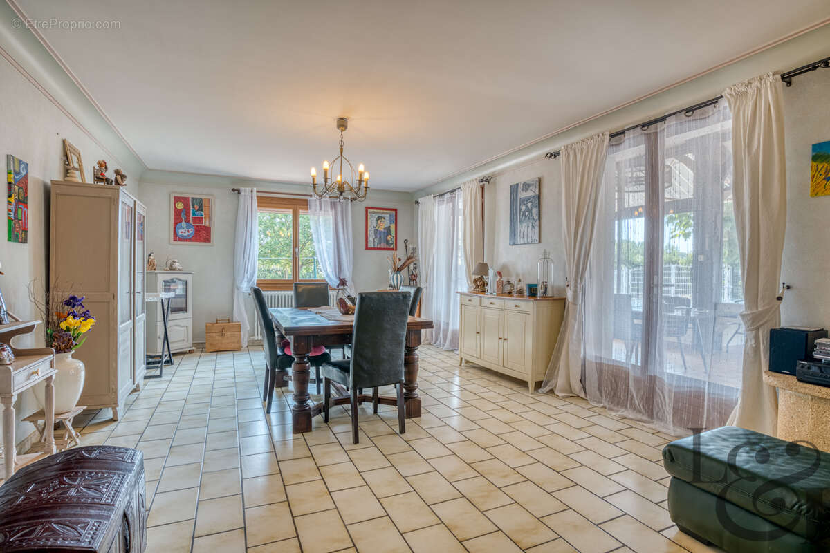 Maison avec dépendance à vendre à Sainte-Livrade-sur-Lot - photo 6