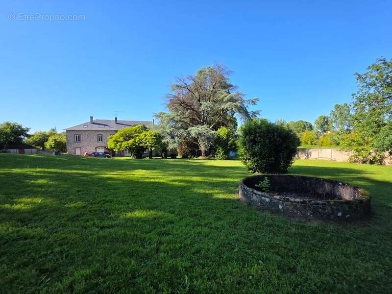 Appartement à SAINT-SORNIN-LEULAC