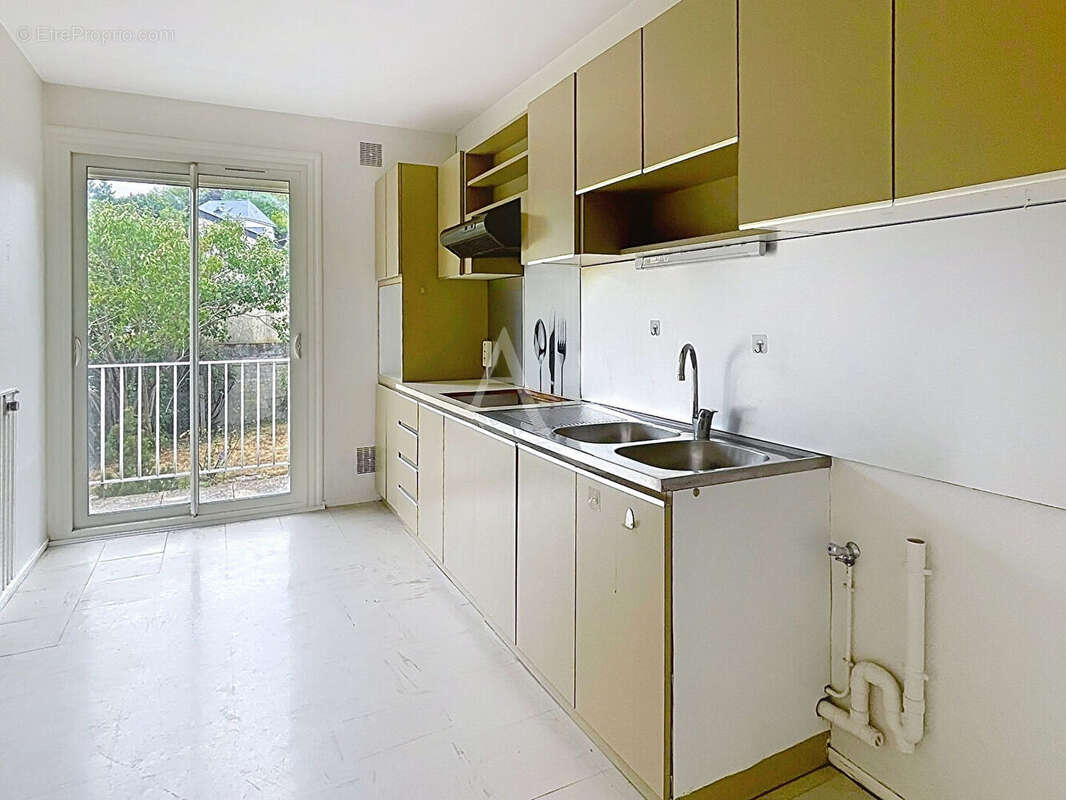 Maison familiale de 125 m² à Saint-Hilaire-Saint-Florent - photo 6