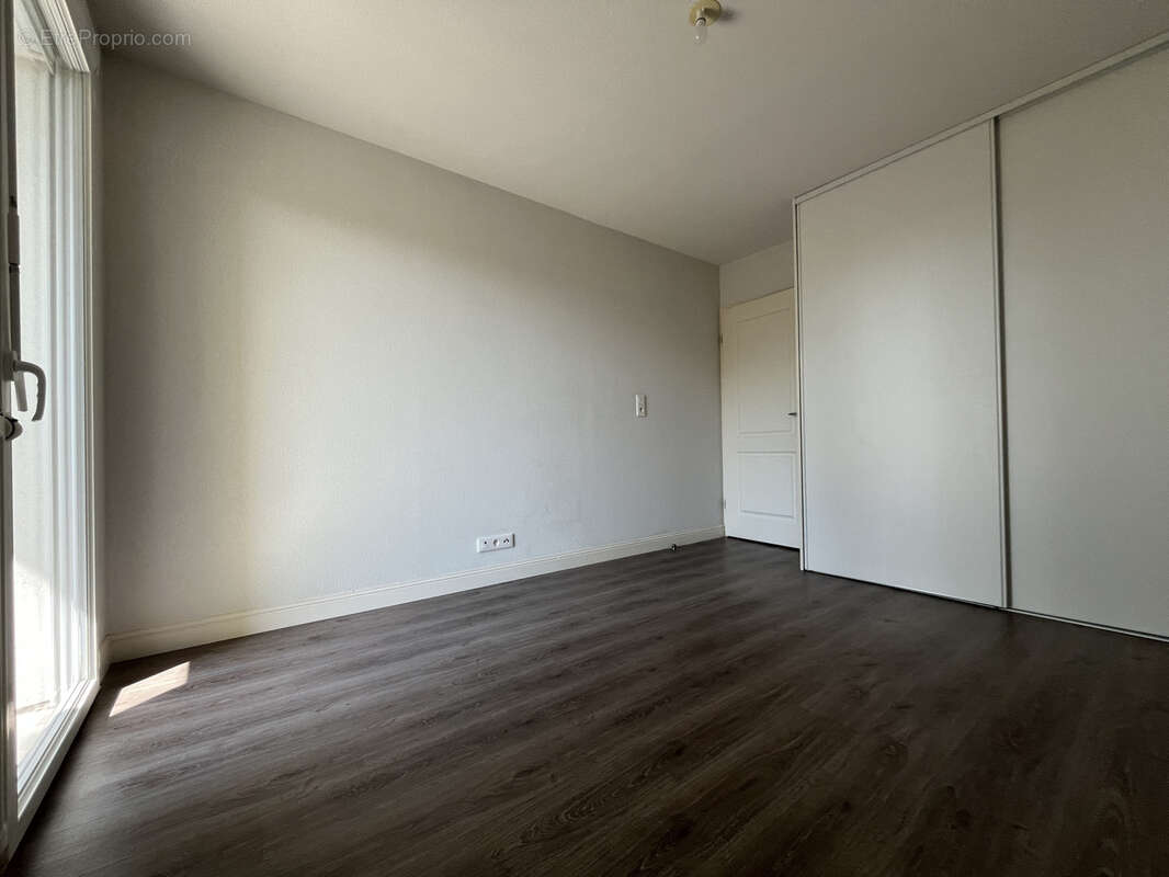 Appartement T3 de 64 m2 avec terrasse de 14,5 m2 - Gradignan Le Brandier - photo 8