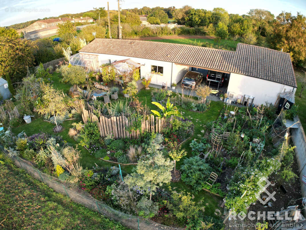 Maison à LES NOUILLERS