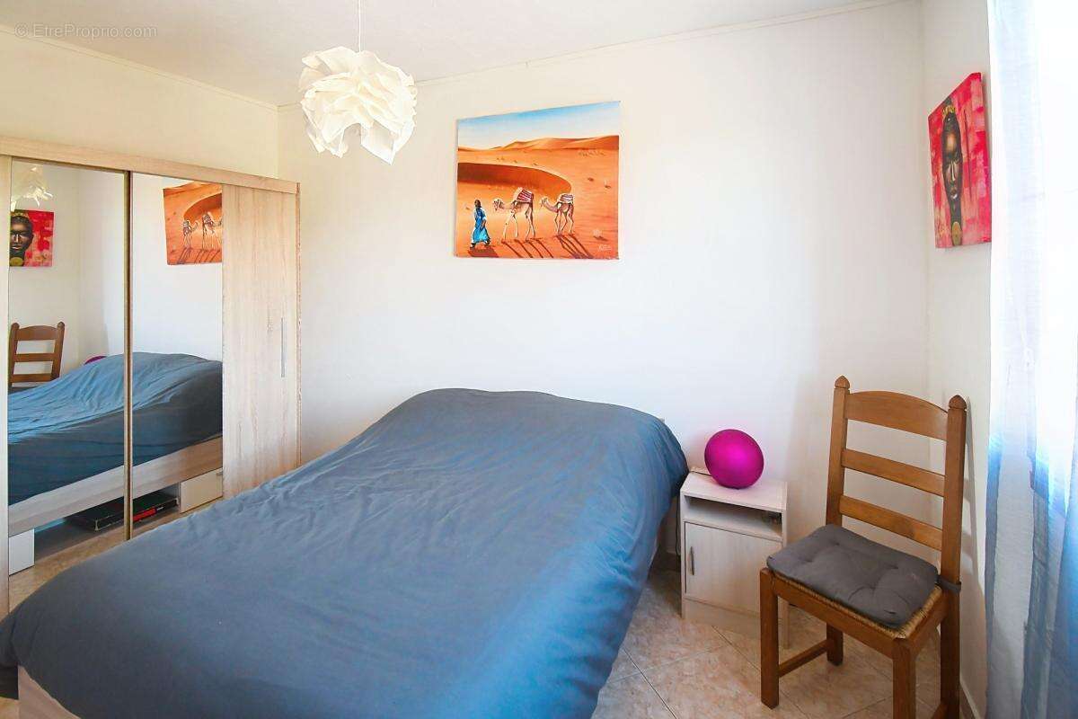 Maison plain pied 129m2 - 3 chambres - 2 garages - terrain 10 ares 45 - 2 terrasses - photo 19
