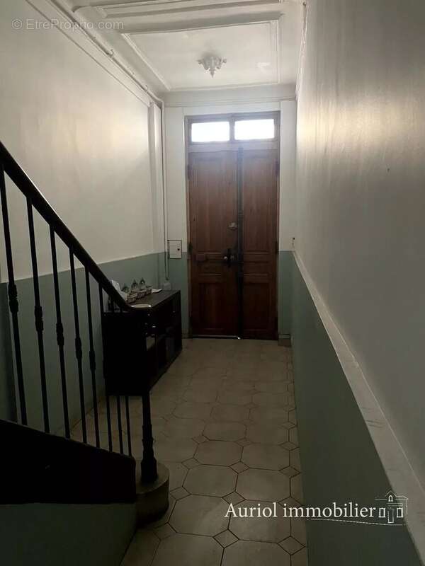 Appartement à MARSEILLE-4E