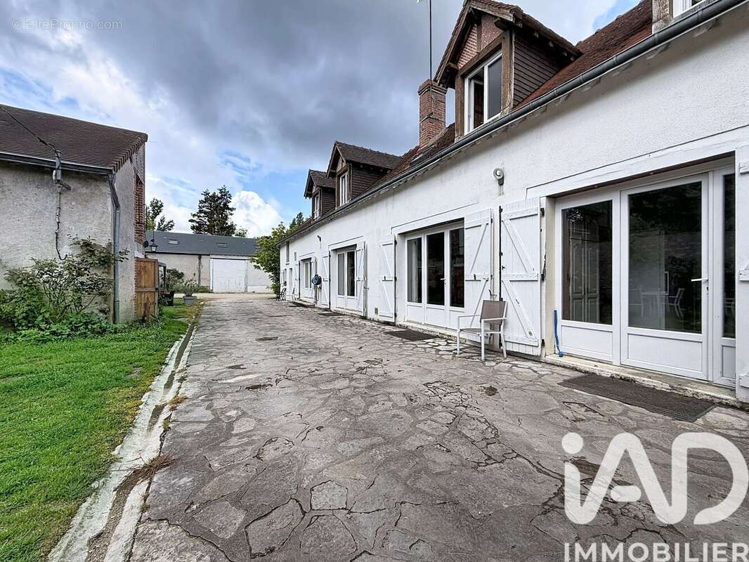 Maison 158 m² à Cheverny  - photo 2