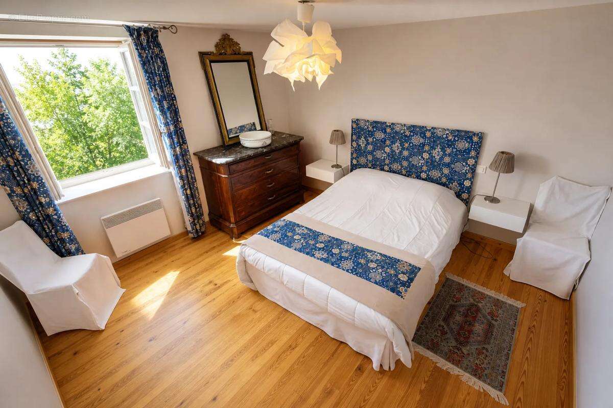 Maison de 8 pièces de 257 m² à Teillet - photo 5