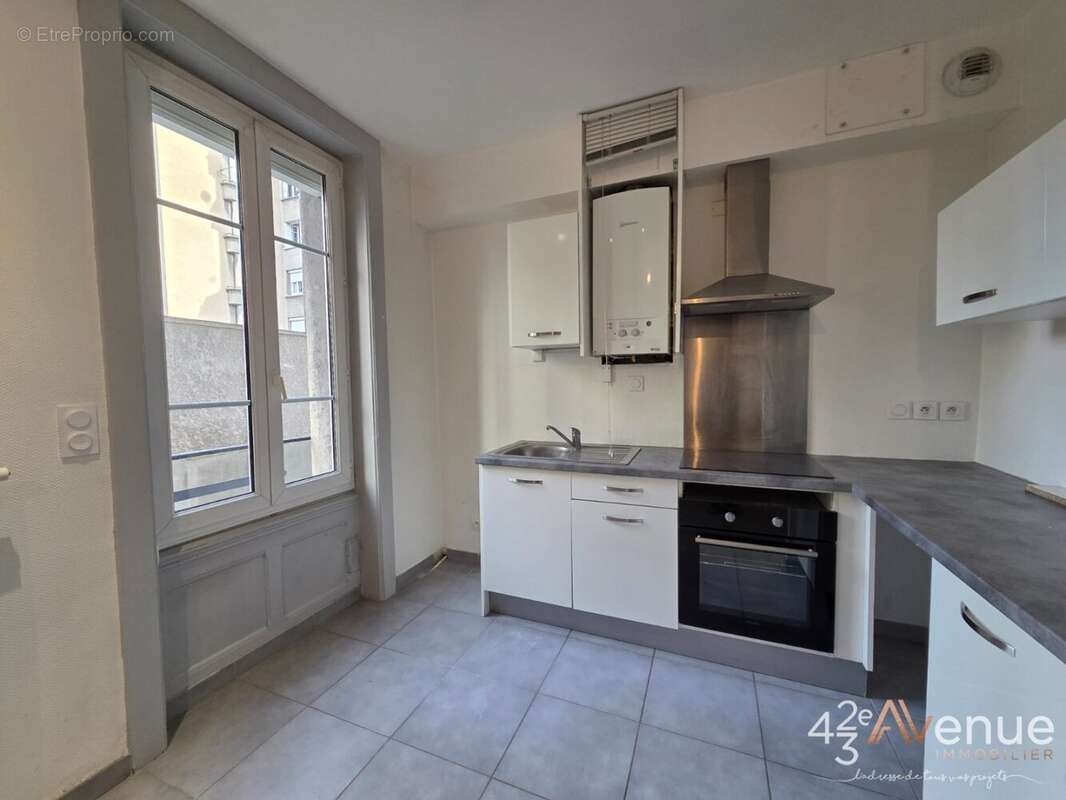 Appartement à SAINT-ETIENNE