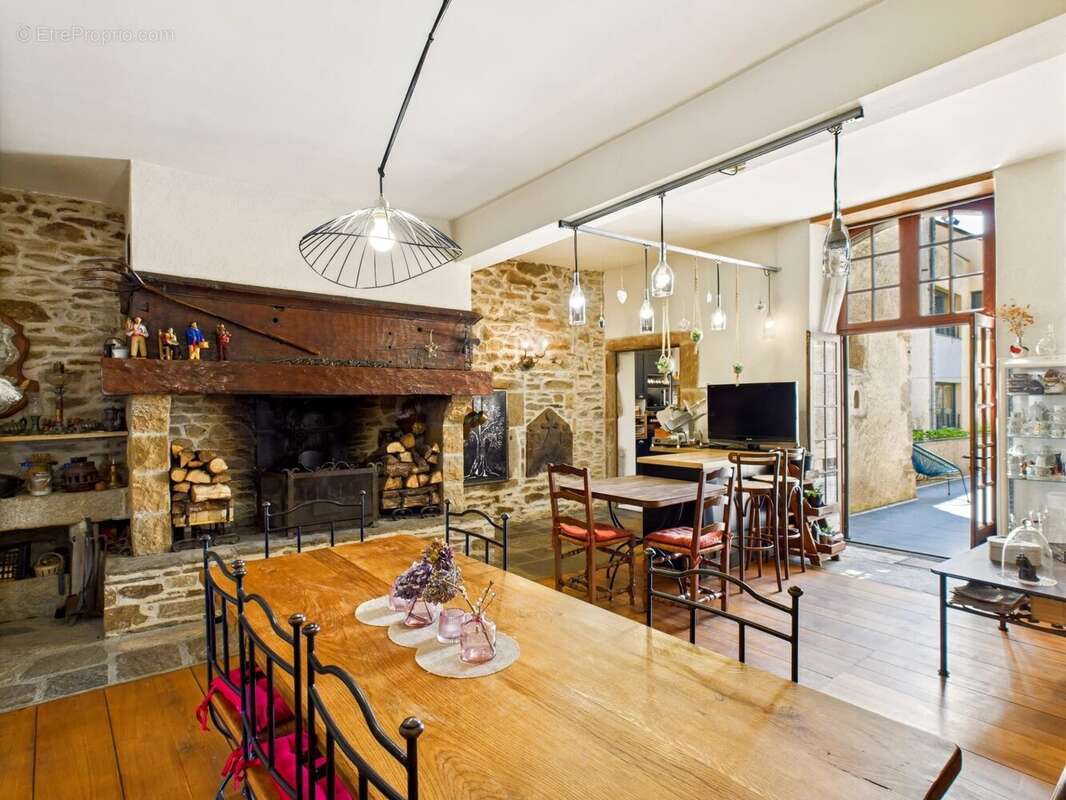 Maison à SAUVETERRE-DE-ROUERGUE