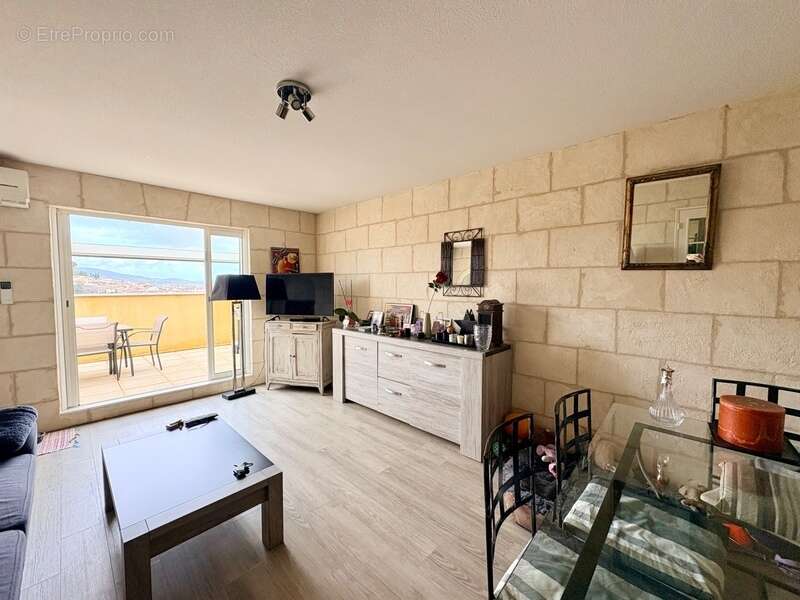 Appartement à COGOLIN