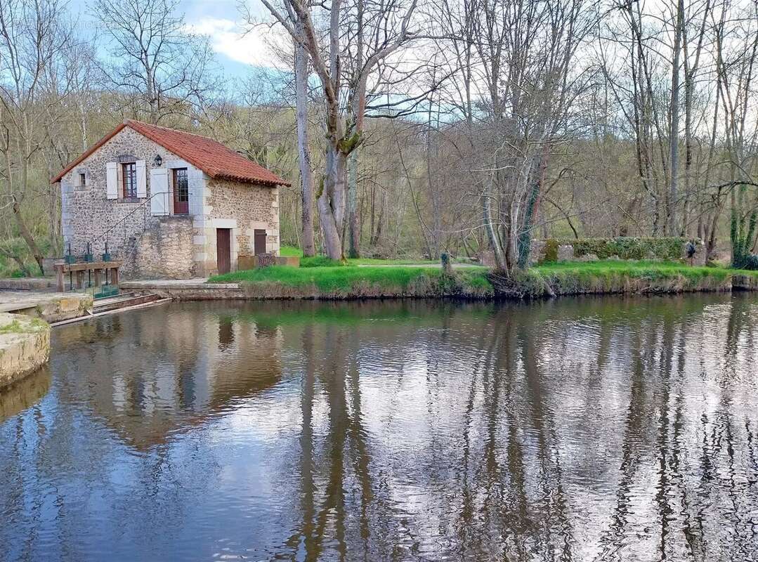 Maison à LA BUSSIERE