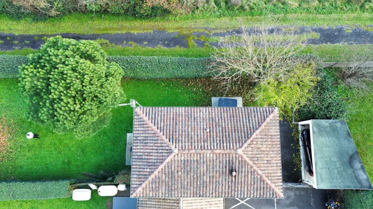 Maison à SAINT-YRIEIX-SUR-CHARENTE