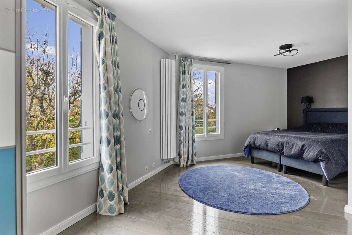 Maison à CHANTELOUP-EN-BRIE